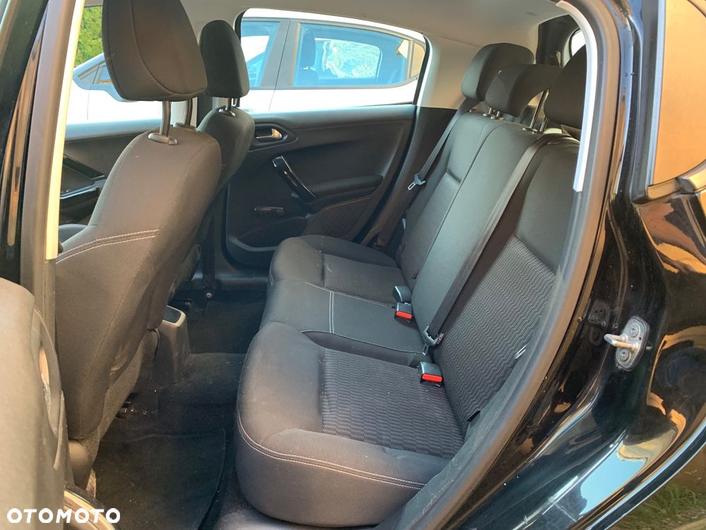 Peugeot 208 1.6 BlueHDi Active S&S - 26