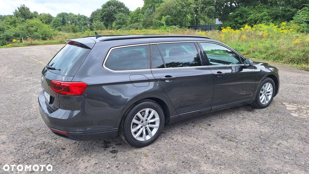 Volkswagen Passat 1.6 TDI SCR DSG Comfortline - 10