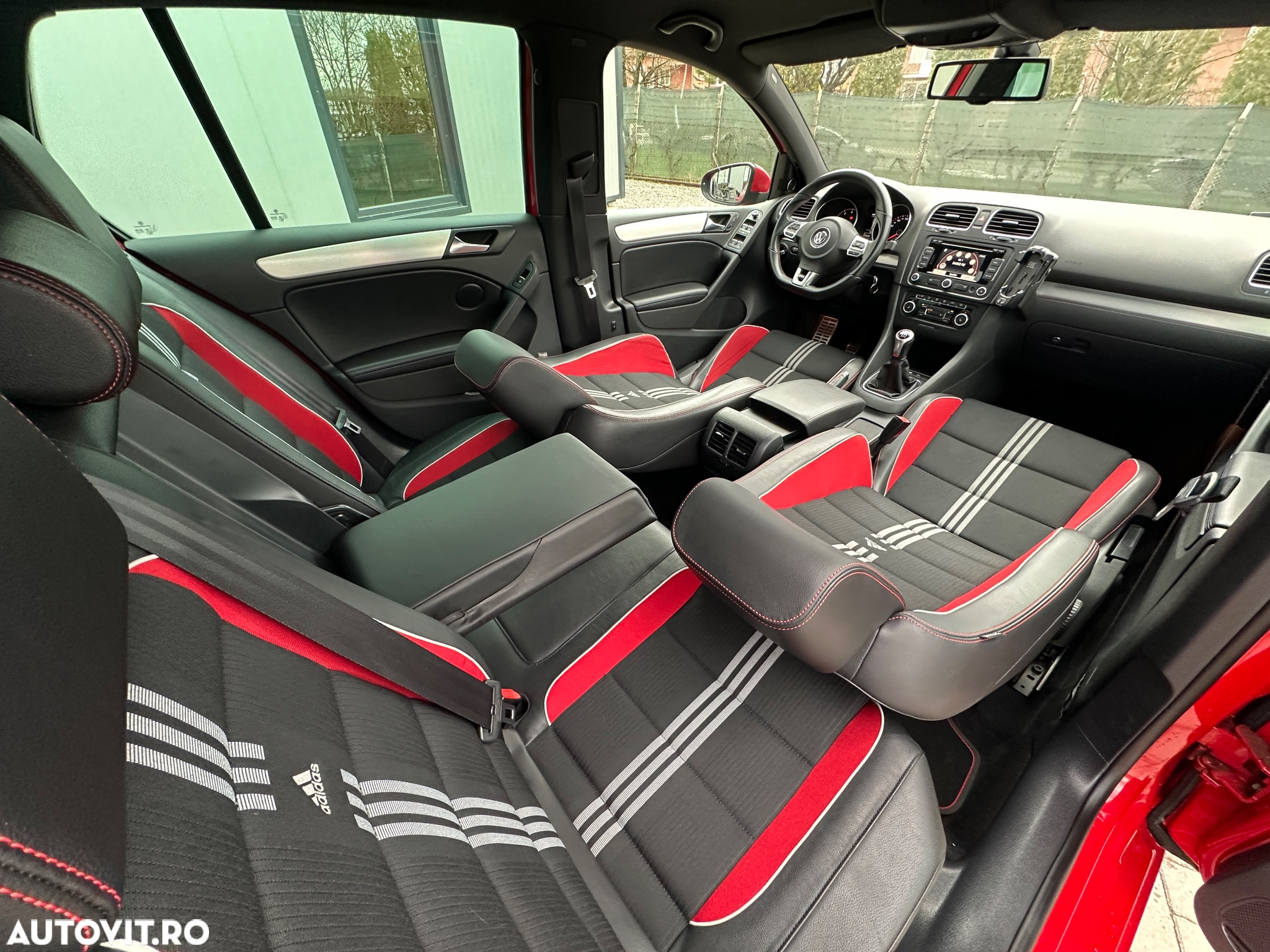 Volkswagen Golf 2.0 GTI adidas - 25