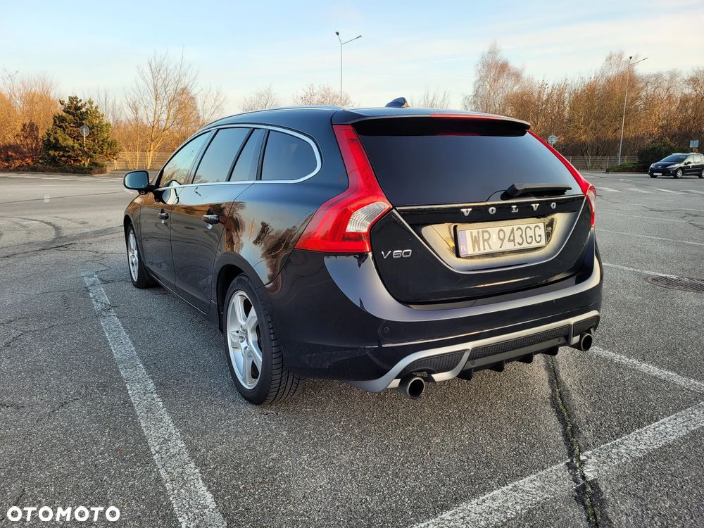 Volvo V60 T6 AWD Geartronic RDesign - 4