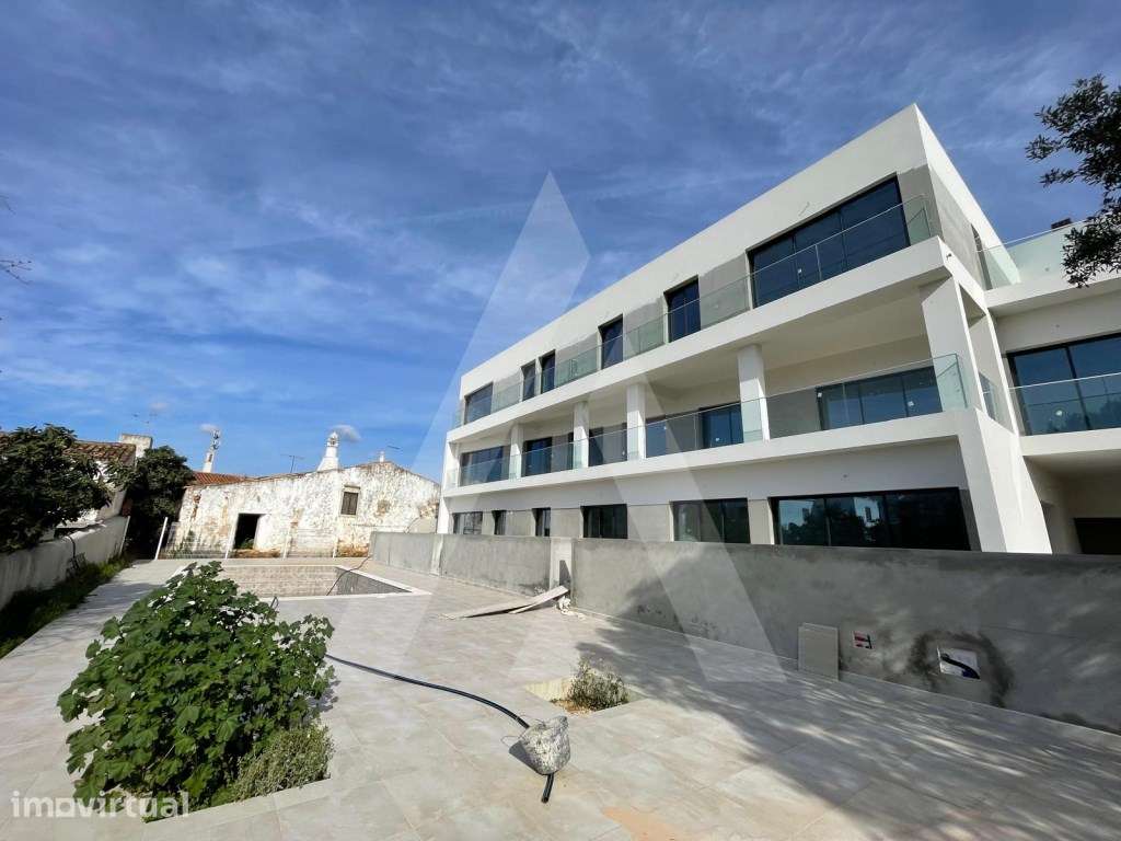 Excelente apartamento T2 no R/C, com terraço e acesso direto para a... - Grande imagem: 5/23