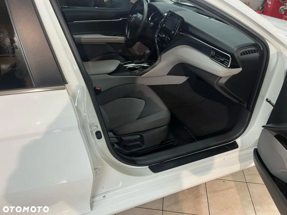 Toyota Camry - 6