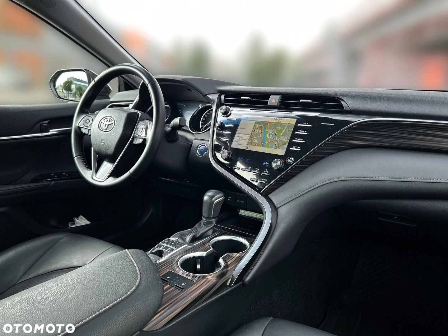 Toyota Camry - 12