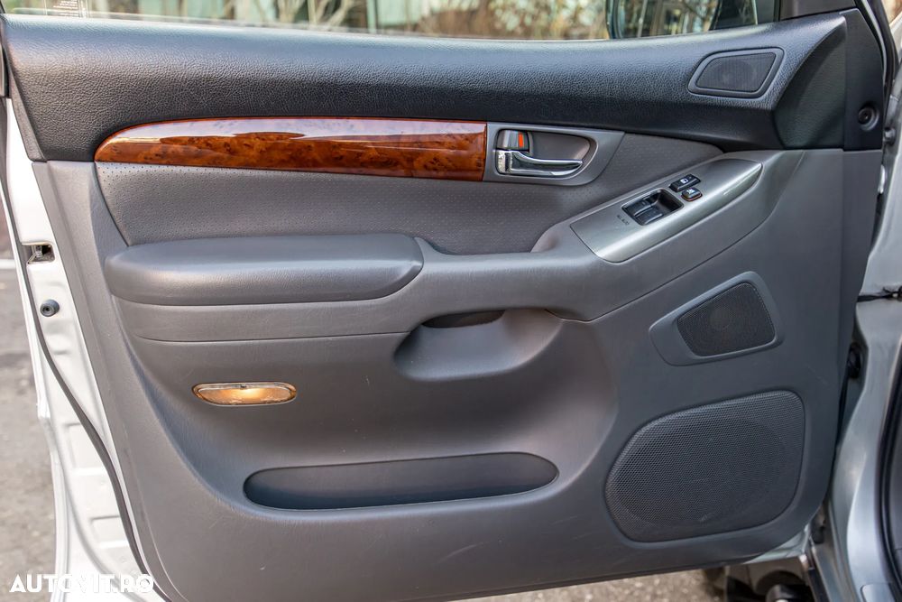 Toyota Land Cruiser - 14