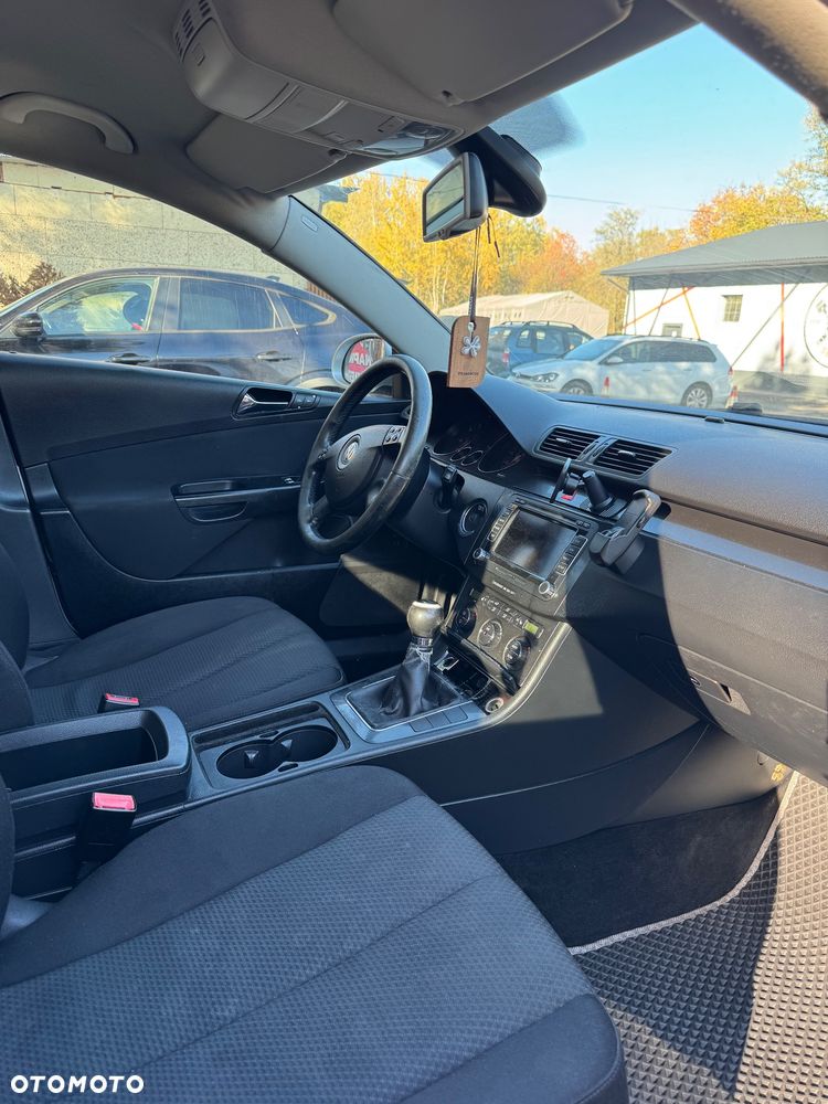 Volkswagen Passat - 5