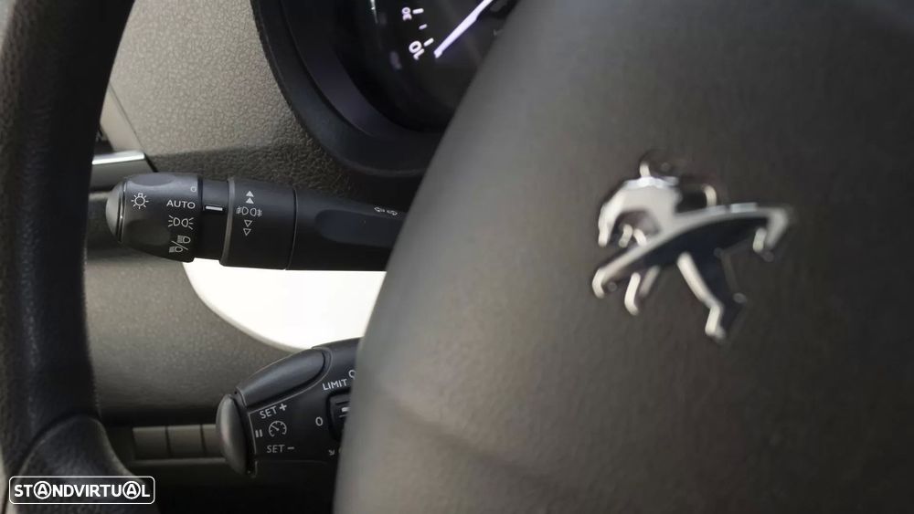 Peugeot Traveller 1.5 BlueHDi L2H1 Standard - 19