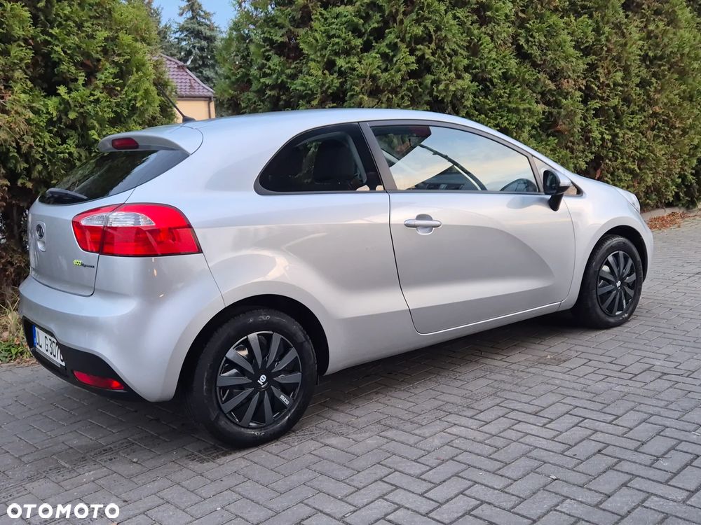 Kia Rio 1.1 CRDI Spirit - 11