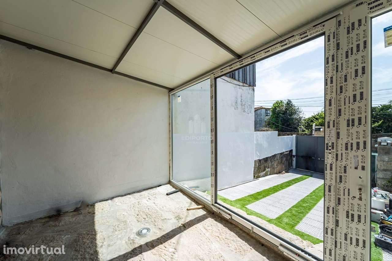 Espetacular Moradia T3 com jardim e estacionamento no centro do Porto - Grande imagem: 4/28