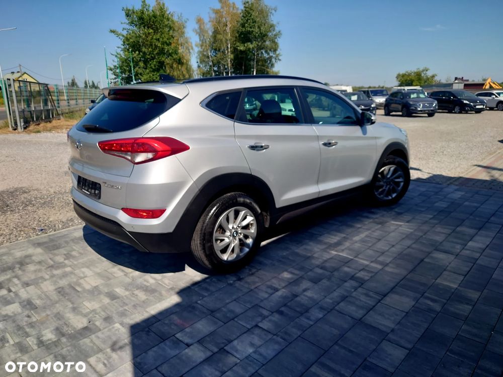Hyundai Tucson 1.7 CRDI BlueDrive Style 2WD - 5