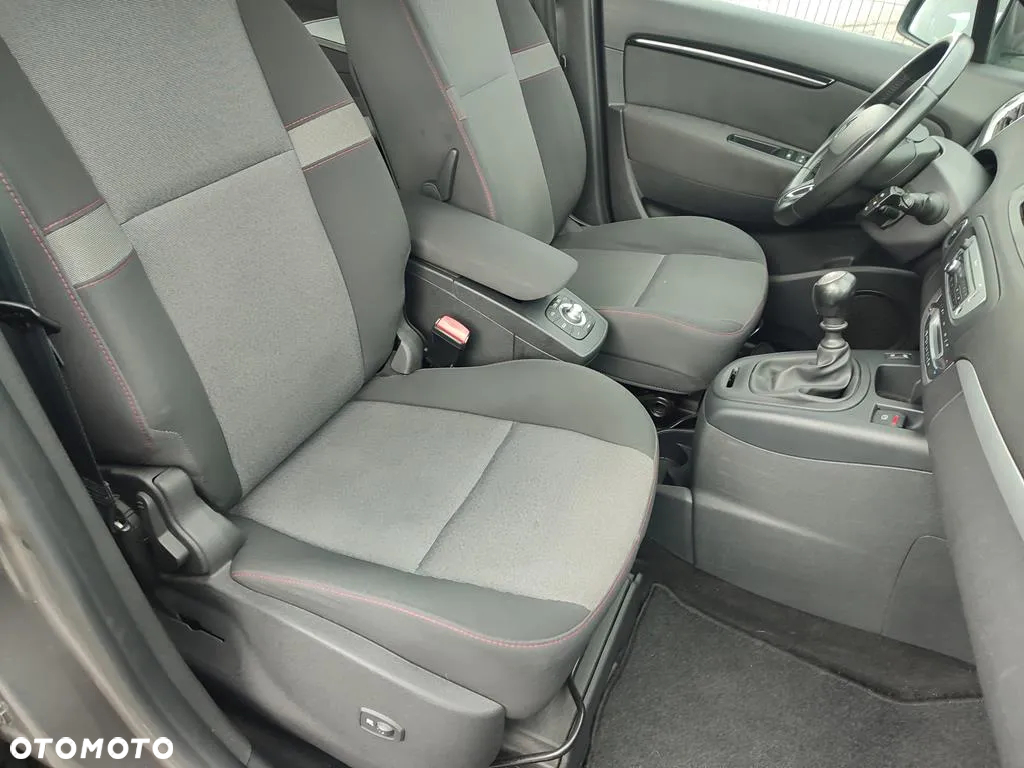 Renault Scenic ENERGY TCe 130 INTENS - 16