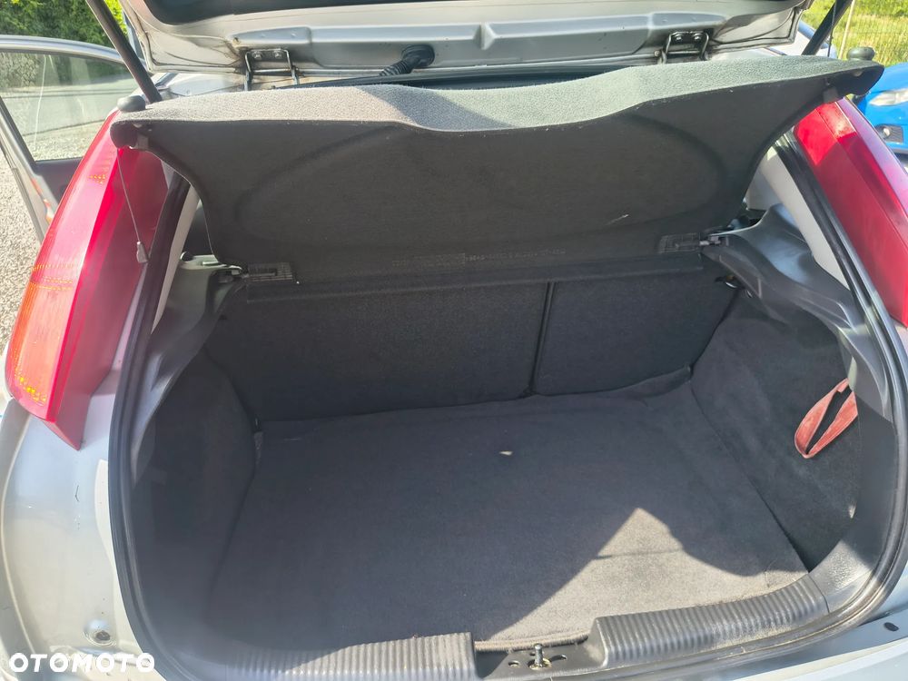 Ford Focus 1.6 Futura - 30