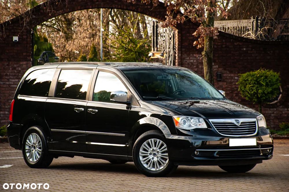 Lancia Voyager 3.6 Platinum - 3