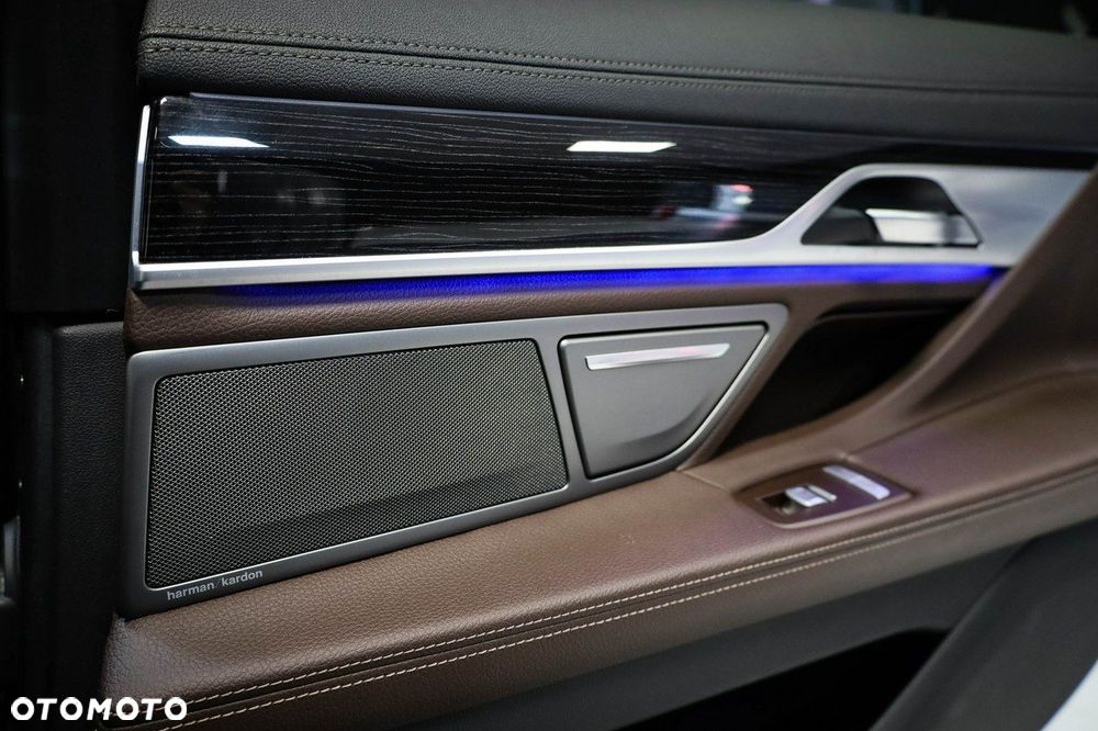 BMW Seria 7 - 33