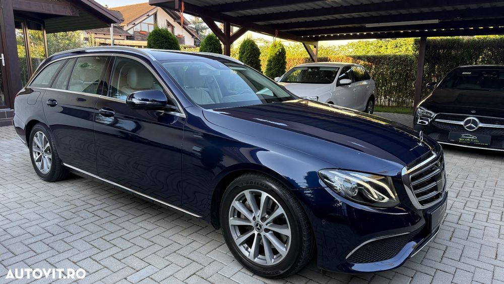 Mercedes-Benz E 220 d 4Matic T 9G-TRONIC Avantgarde - 7