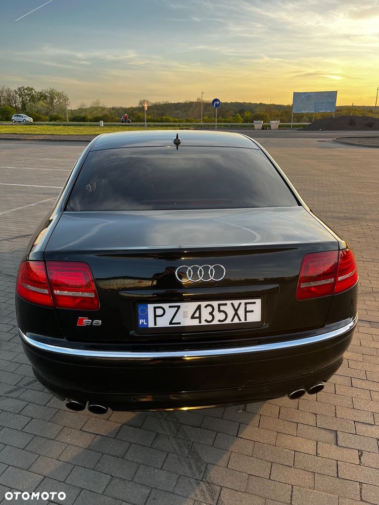 Audi S8 - 9