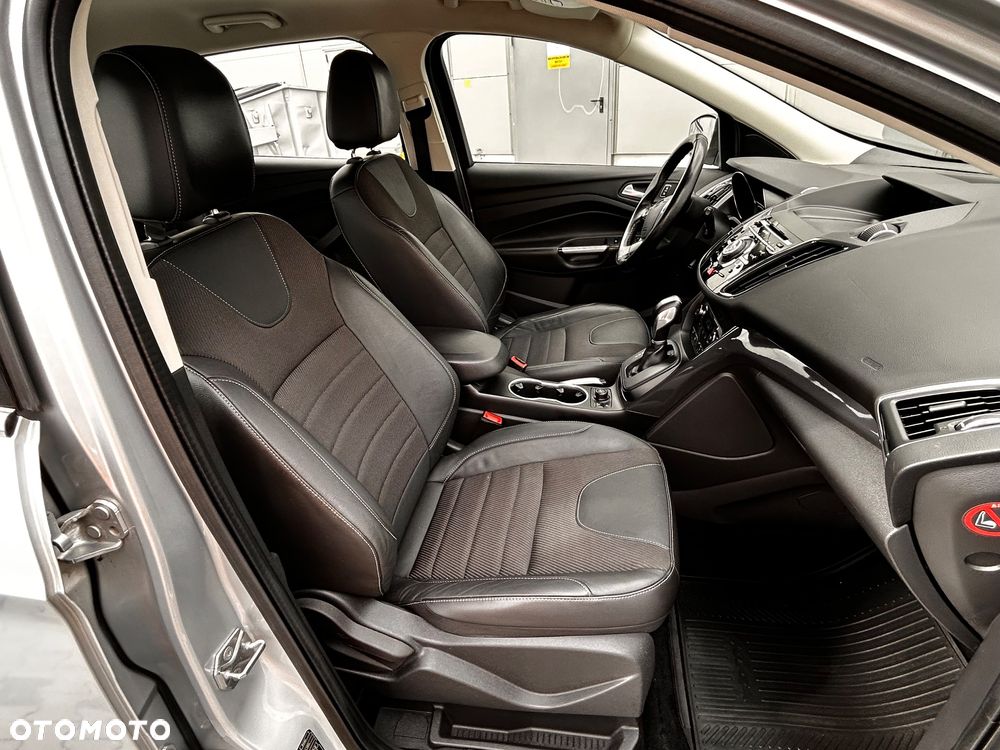 Ford Kuga 2.0 TDCi 4WD Titanium - 28