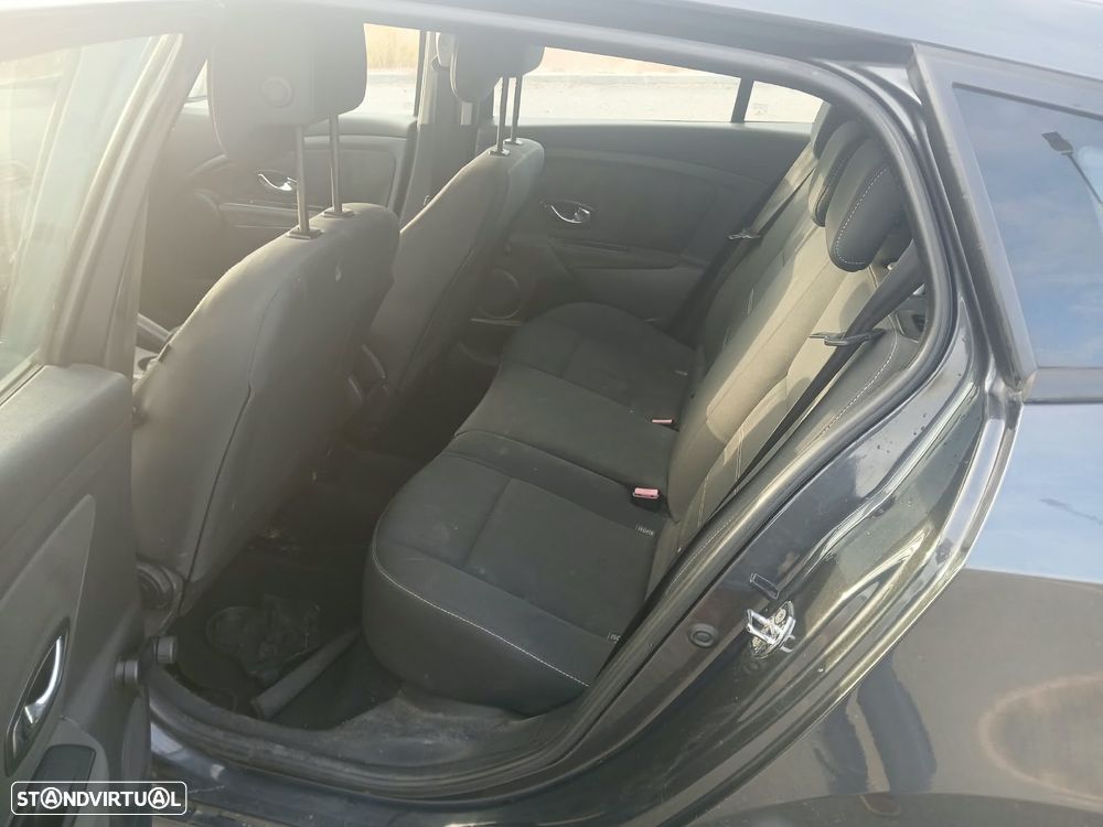 Renault Mégane Sport Tourer 1.5 dCi Dynamique S SS - 13