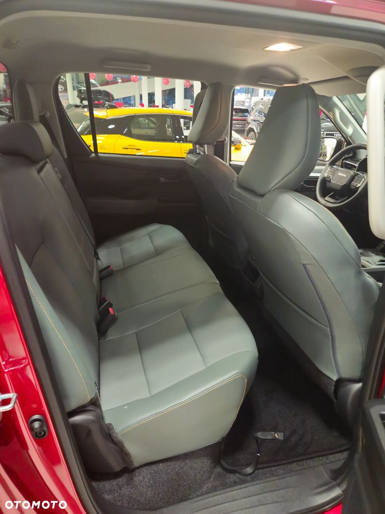 Toyota Hilux 2.8 D-4D mHEV Double Cab Invincible 4x4 - 12