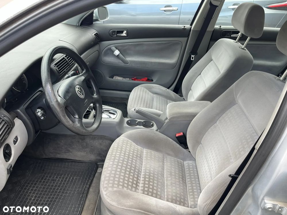 Volkswagen Passat 1.8T Comfortline Tiptr - 9