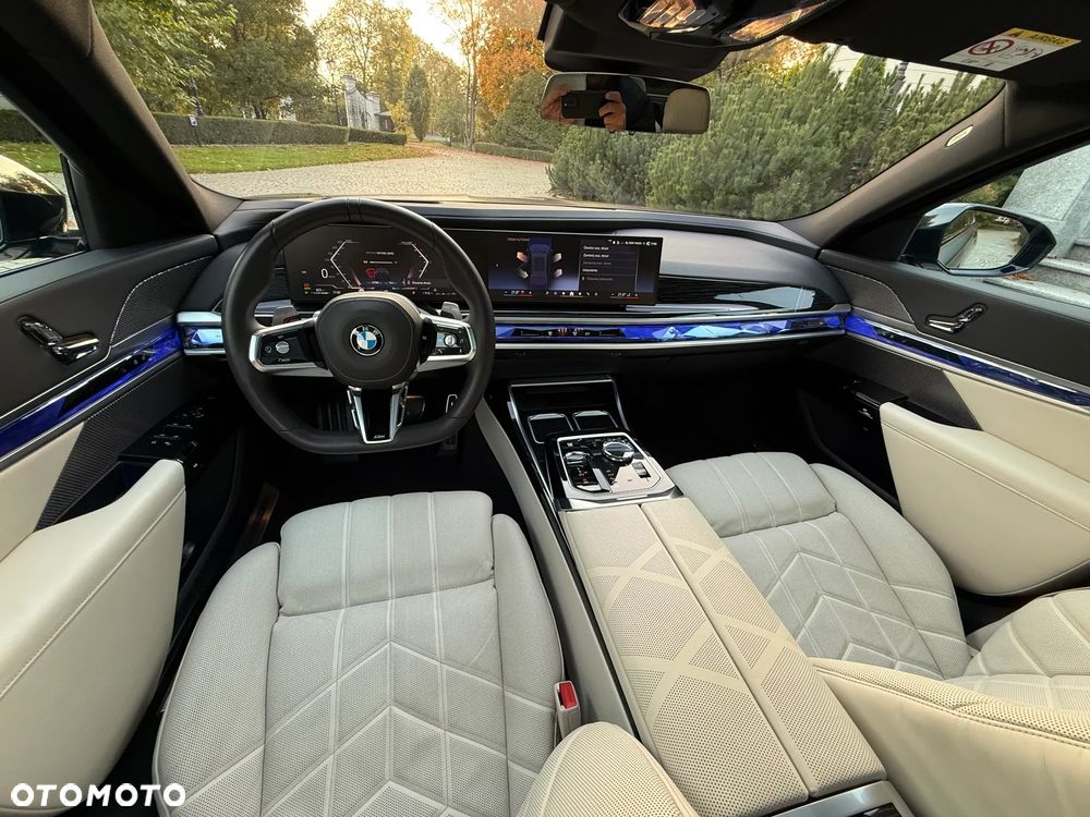 BMW Seria 7 - 37
