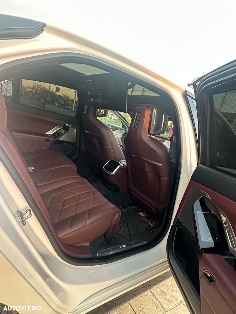 BMW Seria 7 740d xDrive MHEV - 10