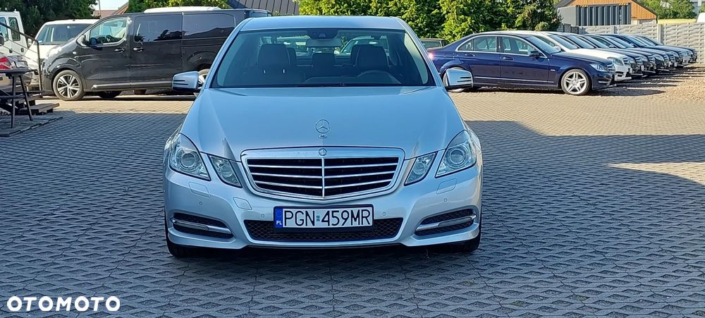 Mercedes-Benz Klasa E 200 CGI BlueEFFICIENCY 7G-TRONIC Avantgarde - 16