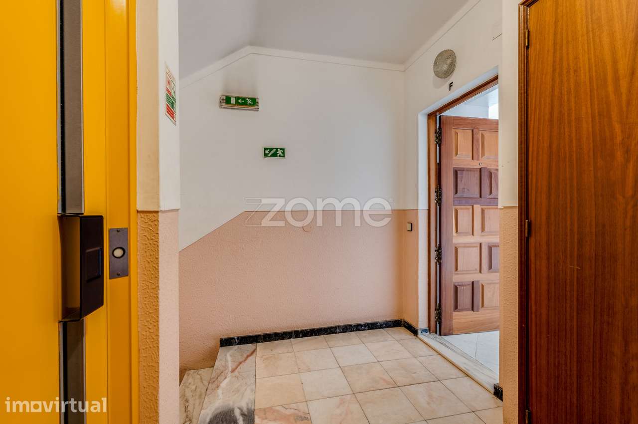 Apartamento T1 transformado em T2 - Quarteira - Grande imagem: 3/31