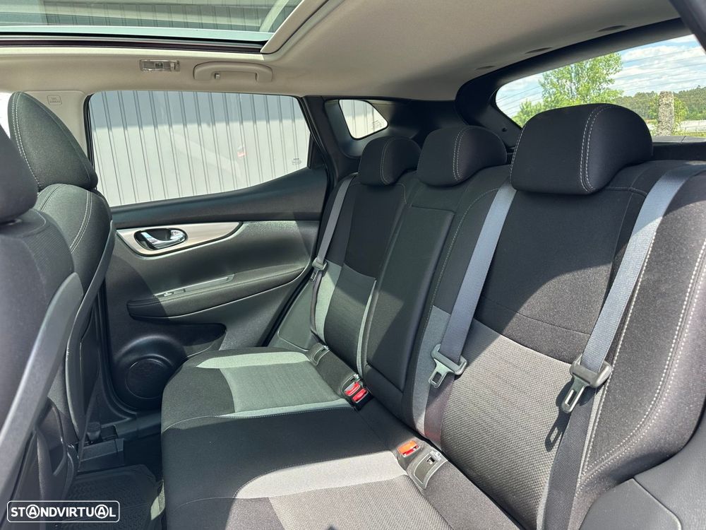 Nissan Qashqai 1.5 dCi N-Connecta 18 - 15