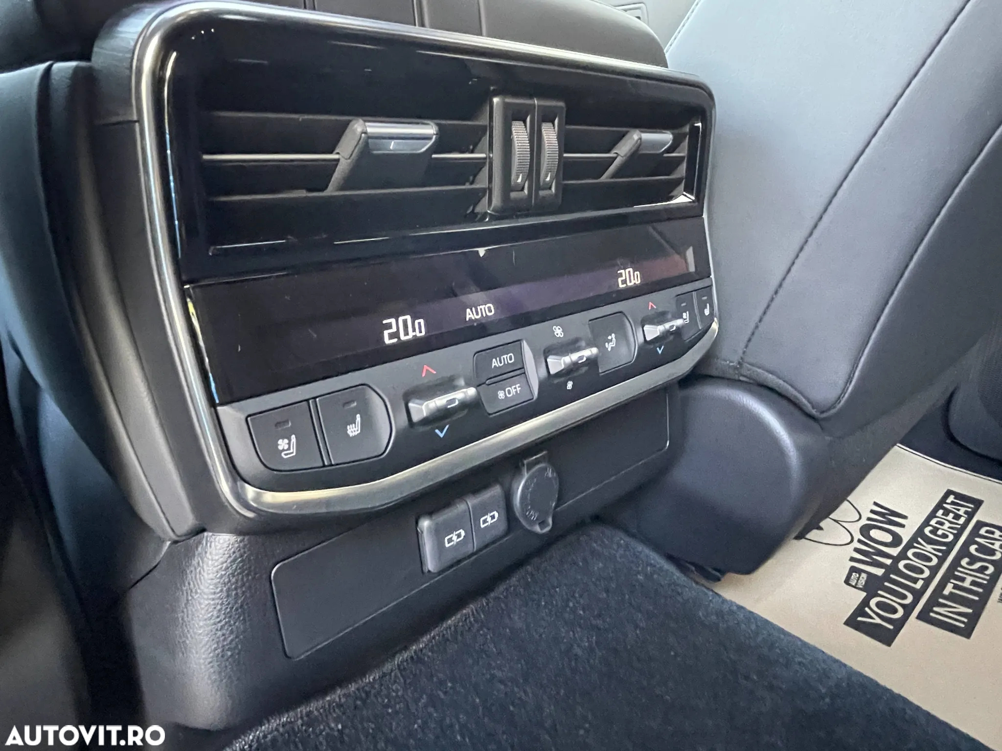 Toyota Land Cruiser 300 - 21