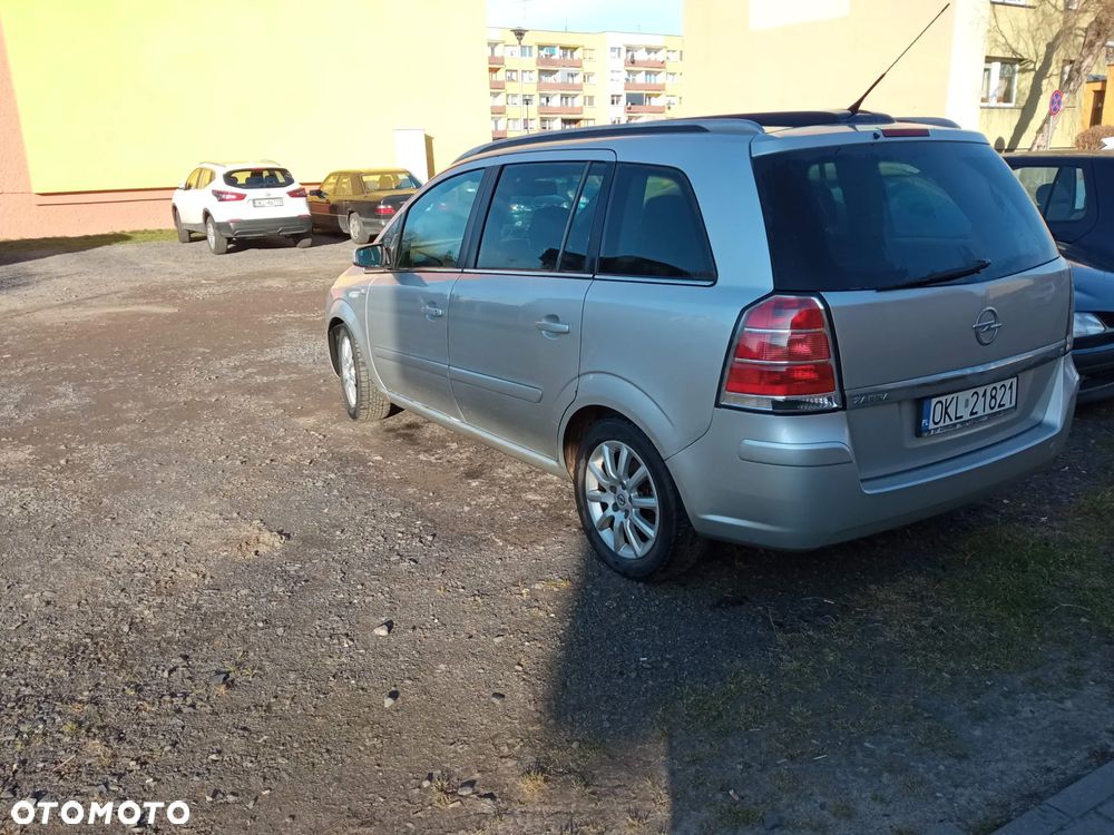 Opel Zafira 1.8 Cosmo - 23