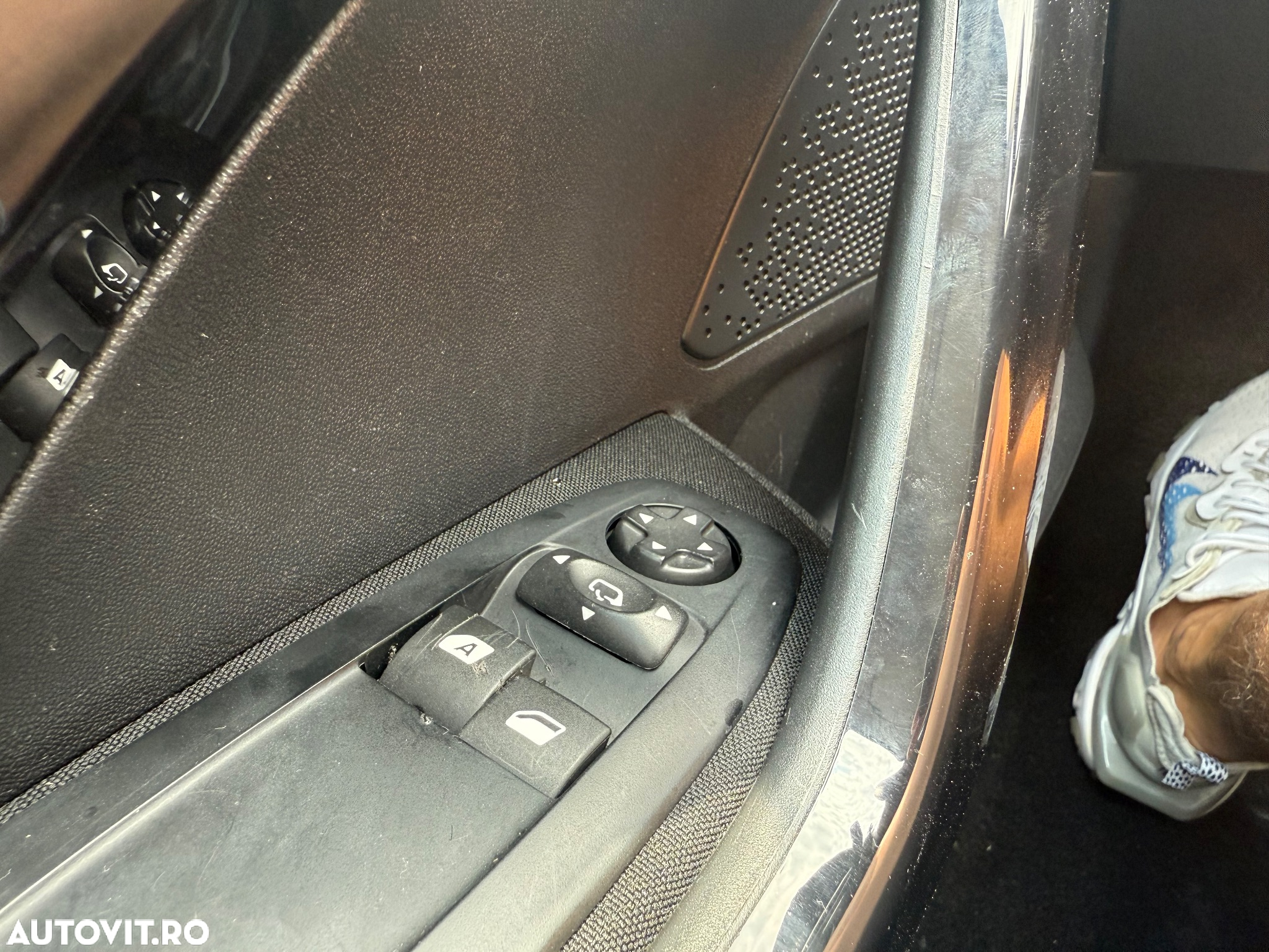 Peugeot 208 PureTech 82 Start & Stop Allure - 22