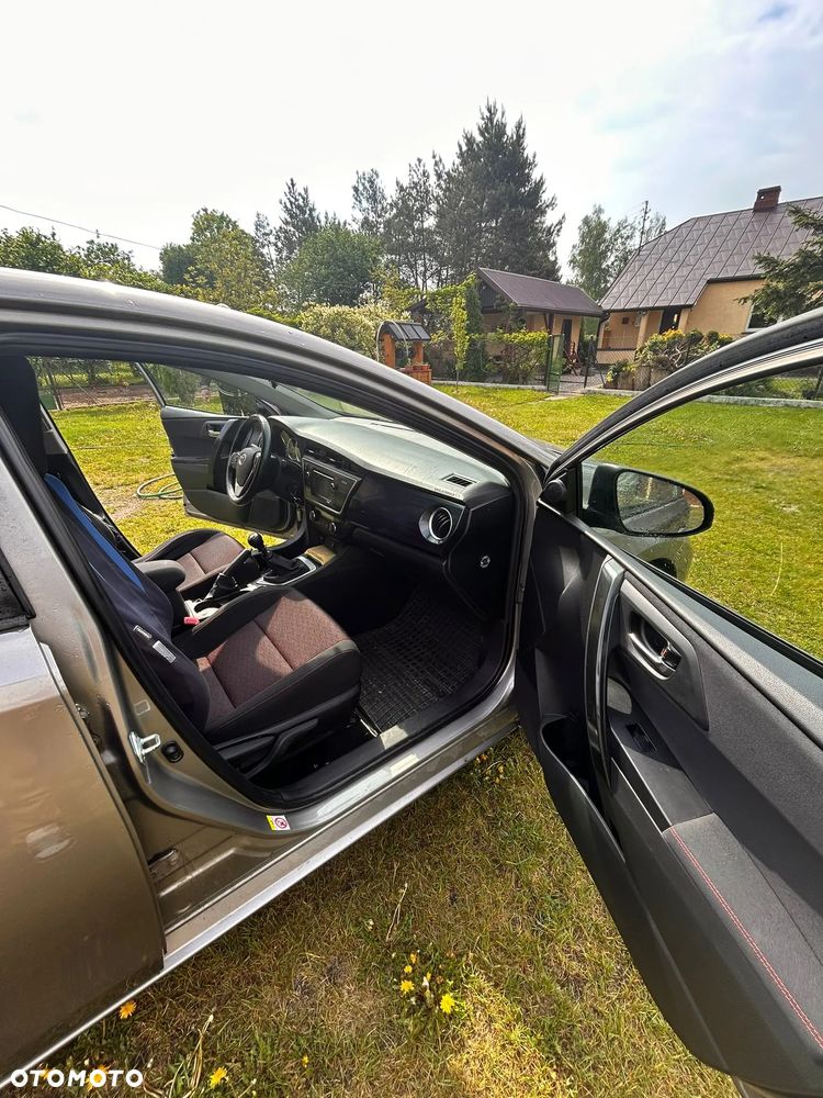 Toyota Auris 1.4 D-4D - 9