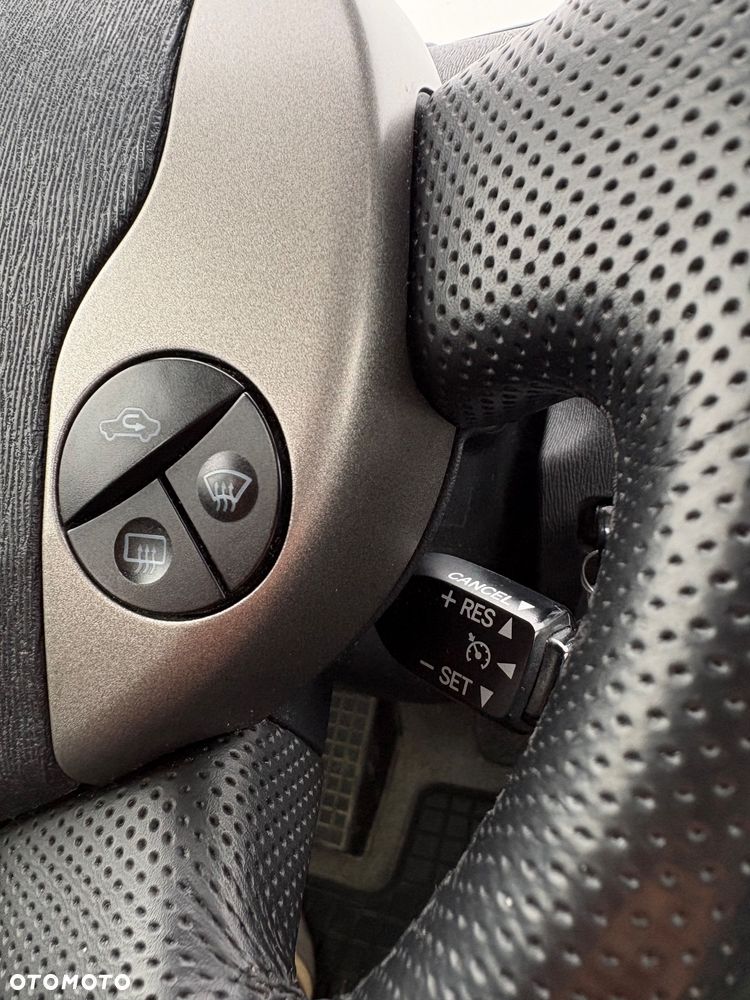 Toyota Prius 1.5 VVT-i Sol - 22