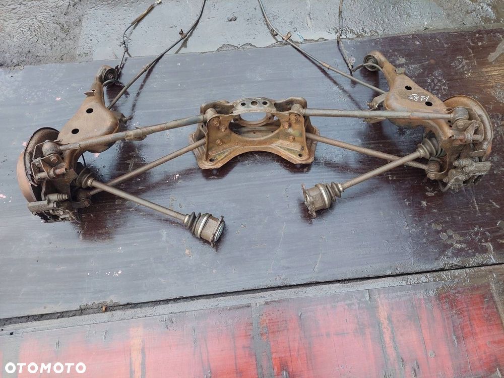 KOMPLETNE ZAWIESZENIE BELKA SANKI TYŁ WAHACZE PÓŁOSIE TOYOTA RAV4 II - 6