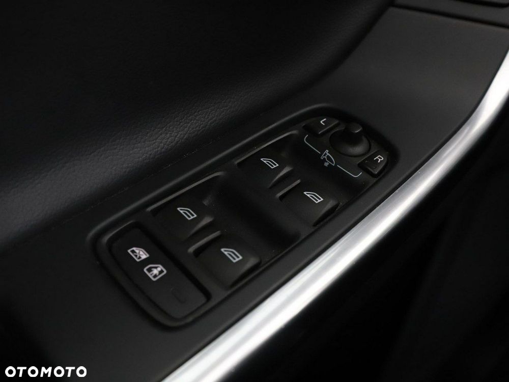 Volvo V60 D2 Summum - 32