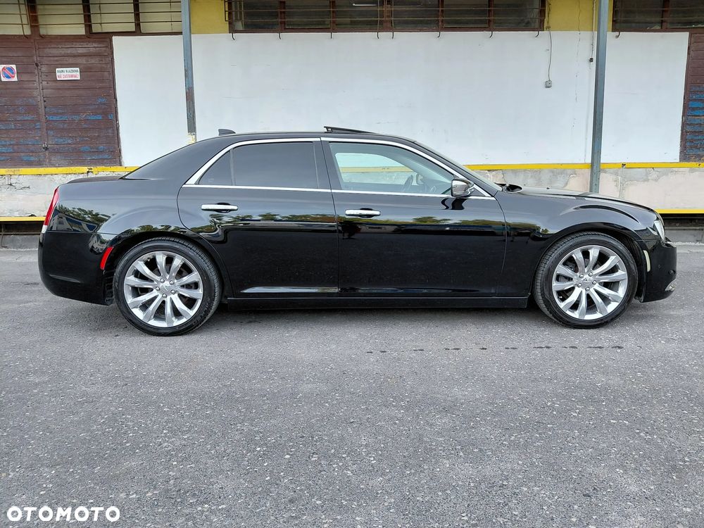 Chrysler 300 2018 photo 3