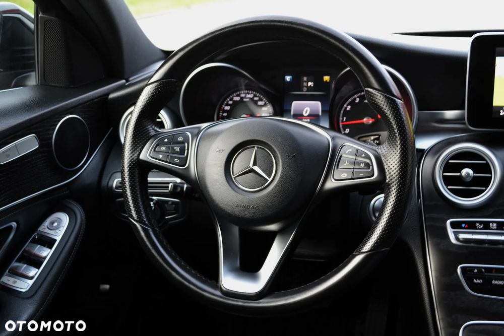 Mercedes-Benz Klasa C 200 4-Matic 7G-TRONIC - 23