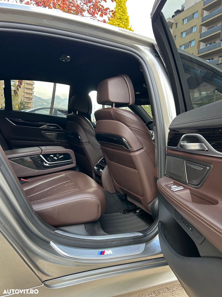 BMW Seria 7 745e - 25