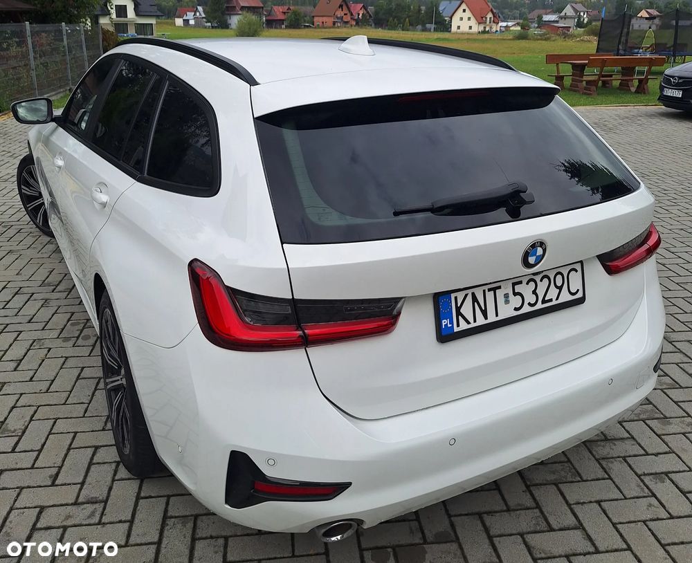 BMW Seria 3 330i xDrive Sport Line sport - 2