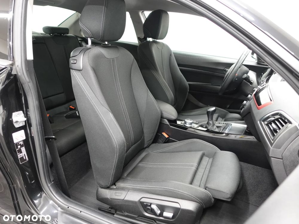 BMW Seria 2 218i Coupe Sport Line - 30