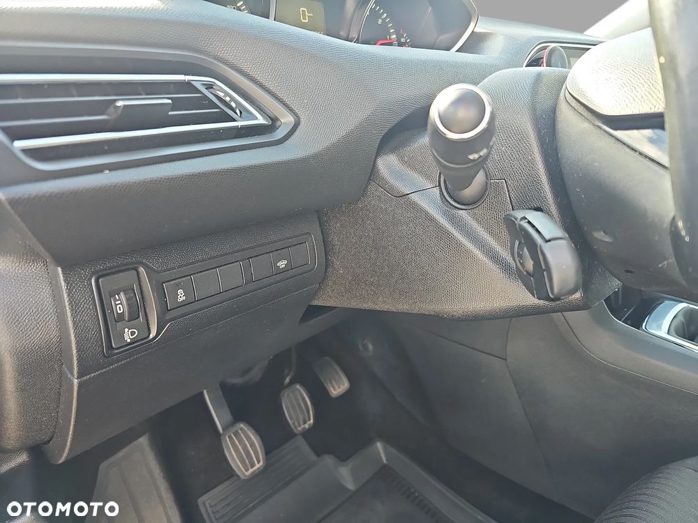 Peugeot 308 1.6 HDi Access - 15
