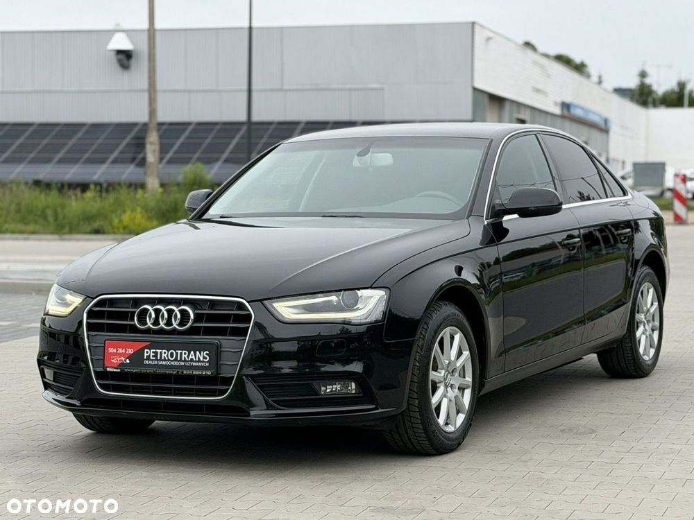 Audi A4 Limousine - 8
