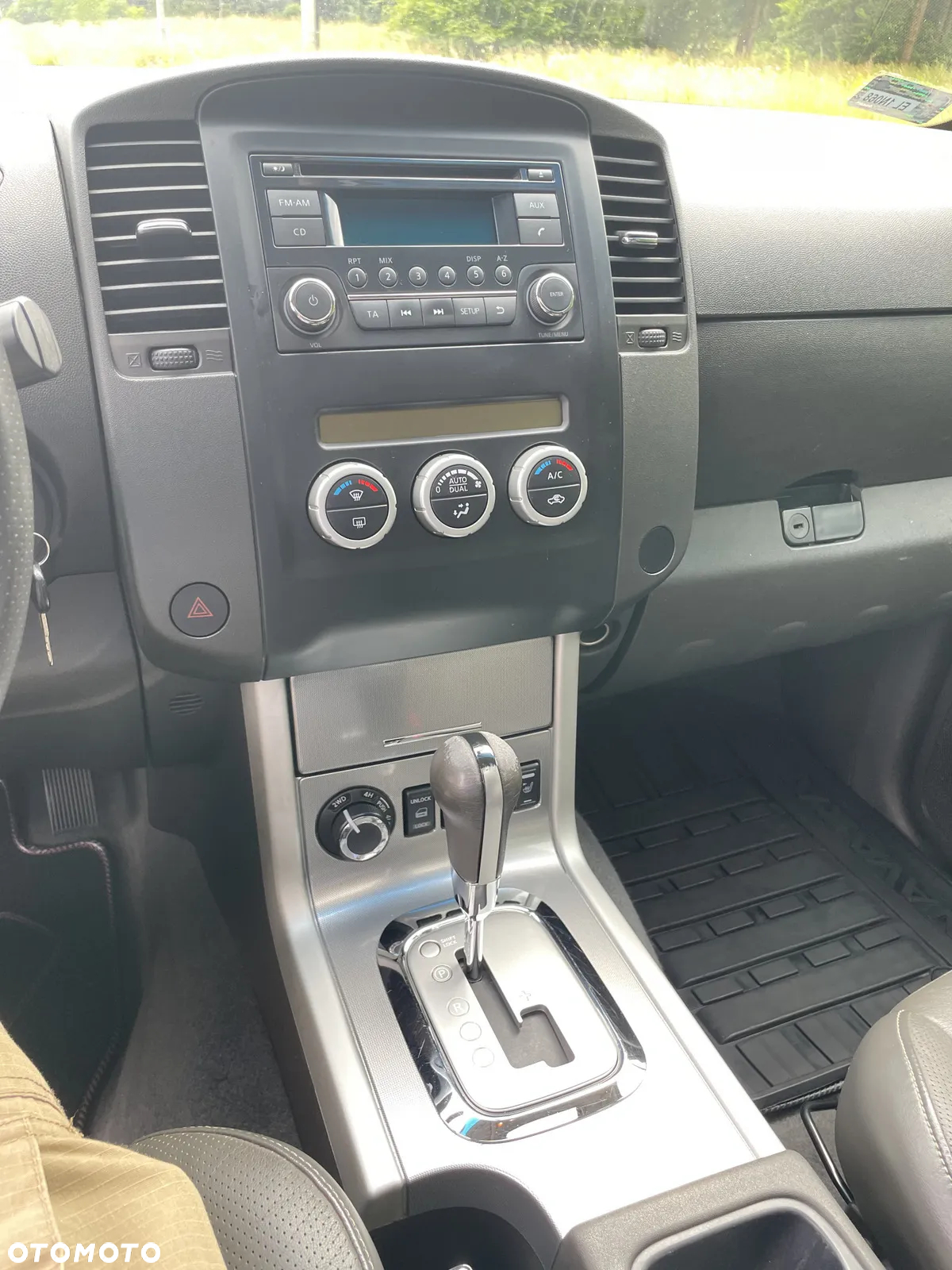 Nissan Navara 2.5 D Platinum Long - 26