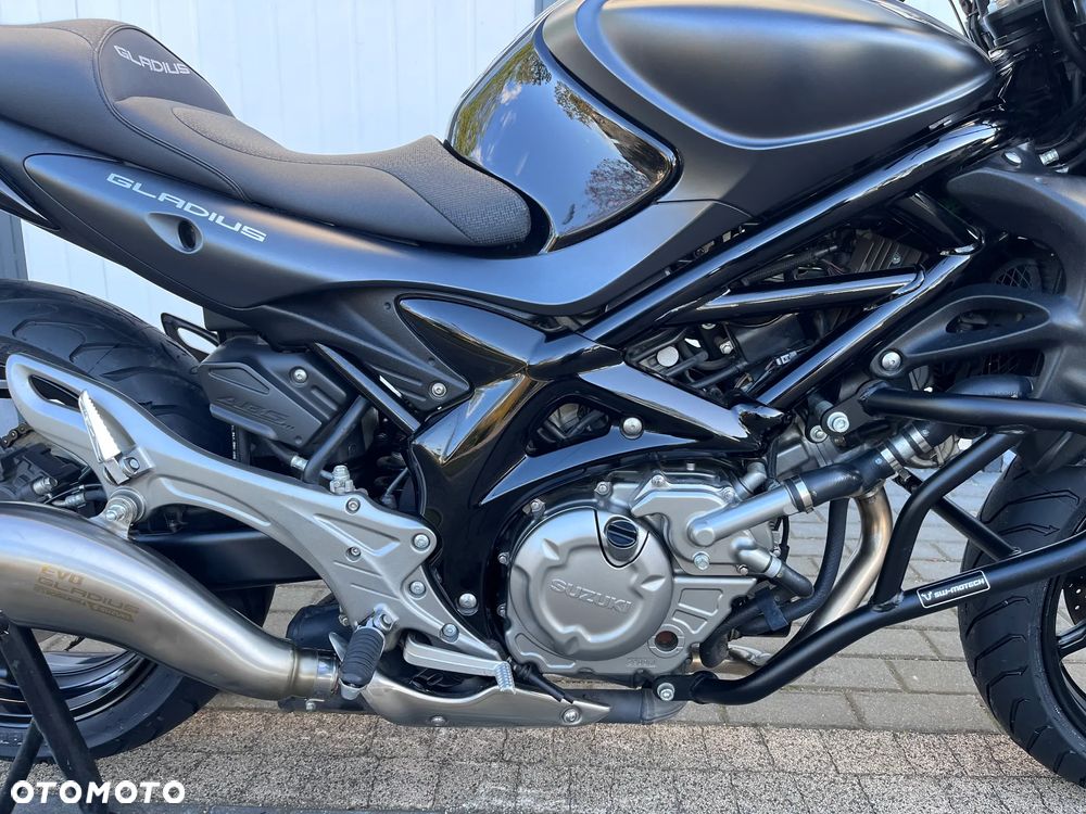 Suzuki Gladius - 26