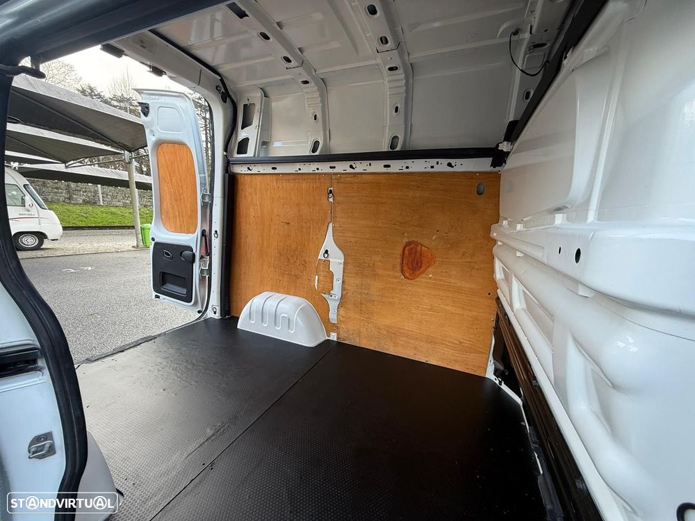 Renault Trafic 2.0 dCi L2H1 1.2T - 12