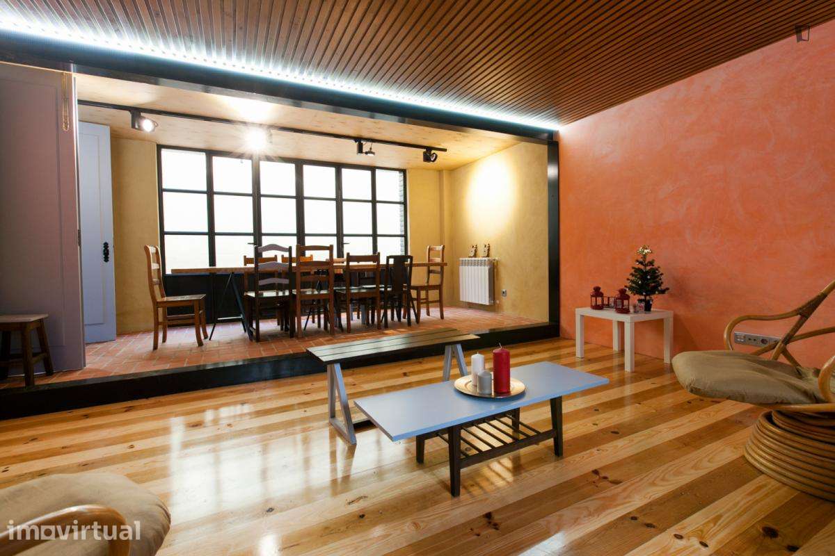 Quarto - localizado em Paranhos Porto - Grande imagem: 3/41