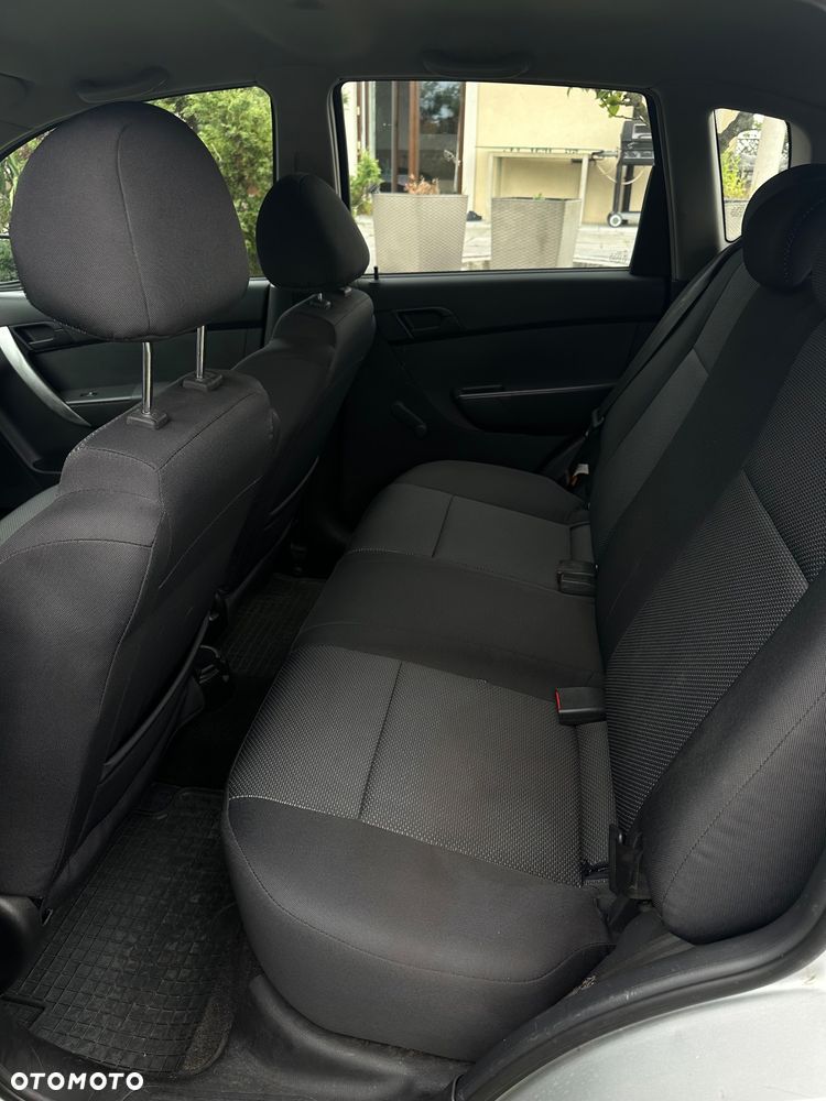 Chevrolet Aveo 1.2 16V LS - 11