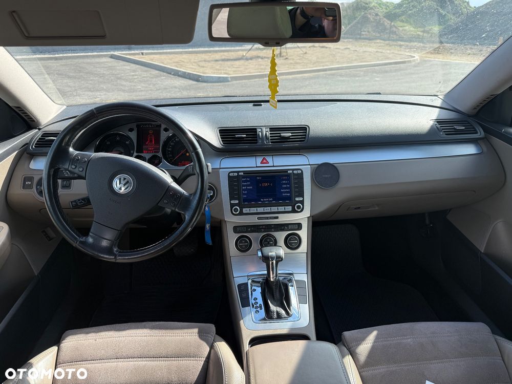 Volkswagen Passat 2.0 TDI DPF DSG Sportline - 9