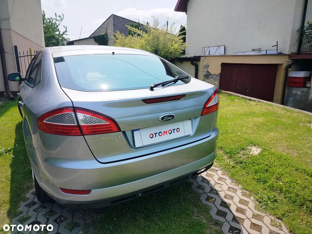 Ford Mondeo 1.6 Ghia X - 12