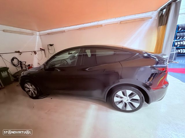 Tesla Model Y RWD - 12
